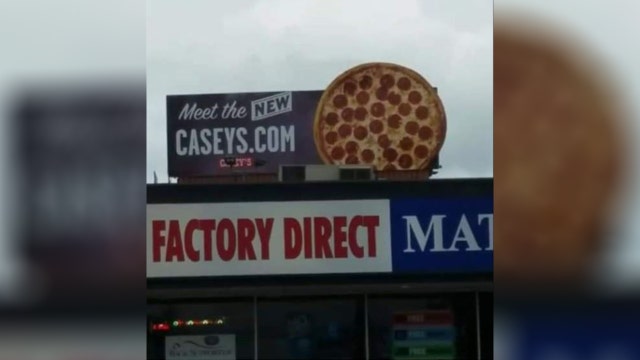 Billboard that depicts steaming pizza prompts 911 calls in Midwest