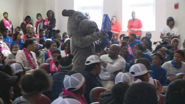 APS works to close 'the digital divide'