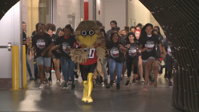 Girls' field day at the Benz