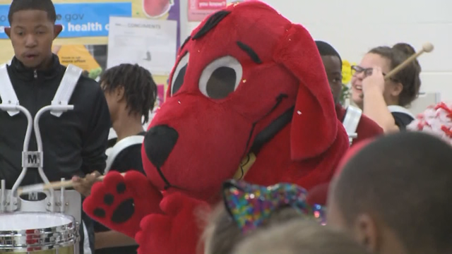 Henry County elementary schools given 6,000 books