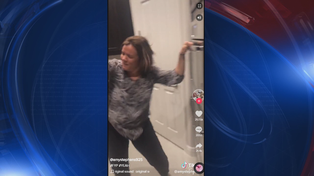 Florida mom's oven dance goes viral, embarrasses daughter