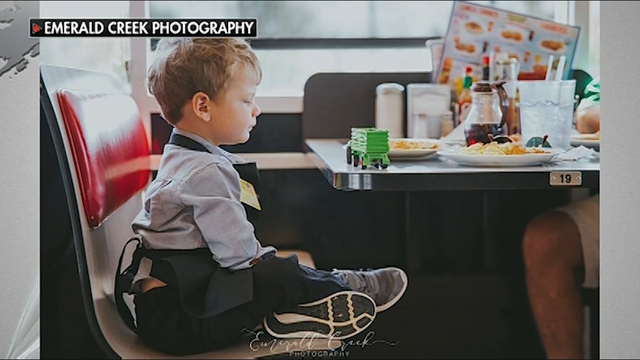 Little boy celebrated birthday at Waffle House