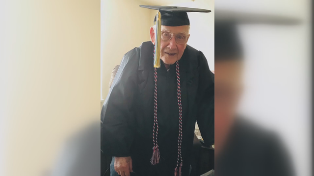 World War II veteran graduates from college