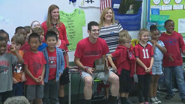 UGA's Rodrigo Blankenship receives 2018 Allstate AFCA Good Works Team Trophy
