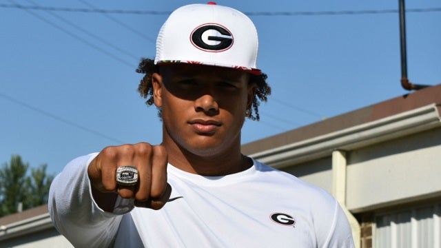 Nation's top-ranked JUCO player picks UGA