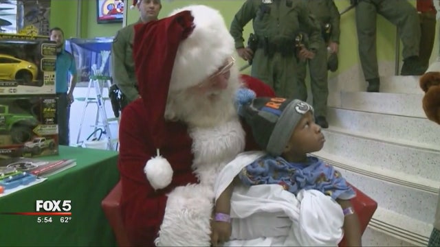 Atlanta SWAT hosts children's Christmas party