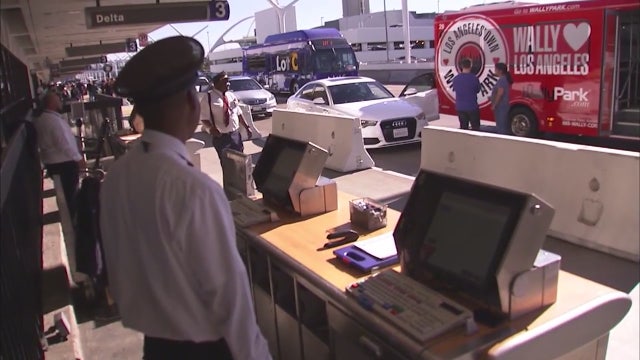 Thanksgiving travel: Thousands expected to pass through LAX Wednesday