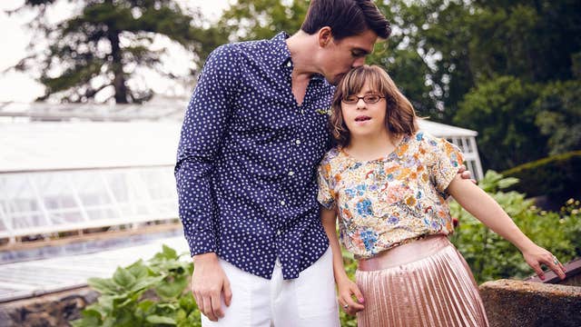 Model organizes photoshoot for sister with Down Syndrome