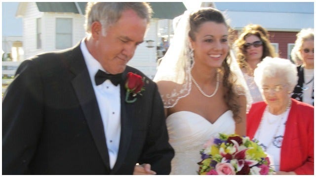 Woman hopes to reunite bride with lost wedding photos