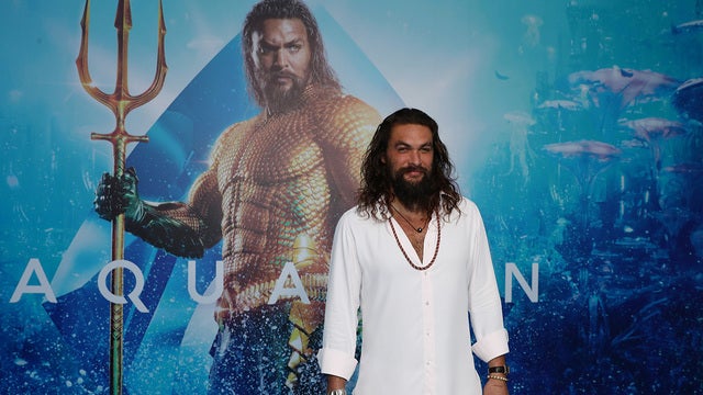 'Aquaman' star Jason Momoa makes emergency landing in Palm Springs after plane fire scare