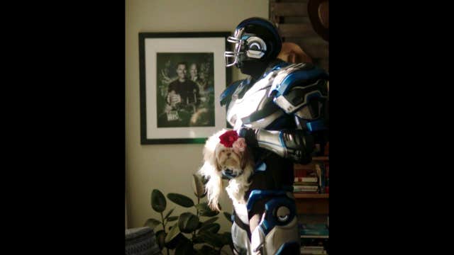 NFL on FOX robot Cleatus – Just like us!
