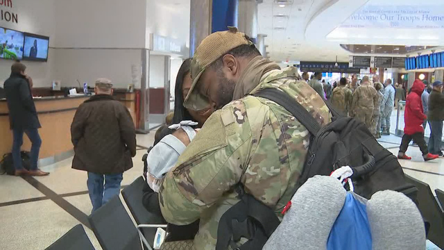 Soldier returns to Atlanta to surprise fiancée