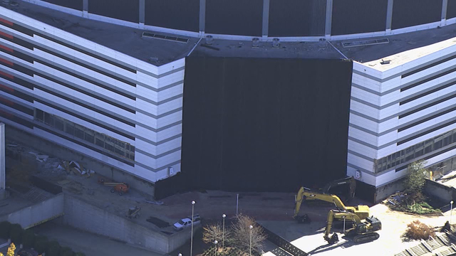 Blast walls erected around Georgia Dome