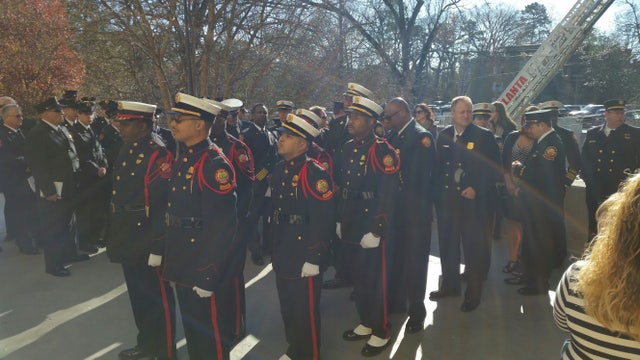 Funeral held for Atlanta firefighter who lost battle with cancer