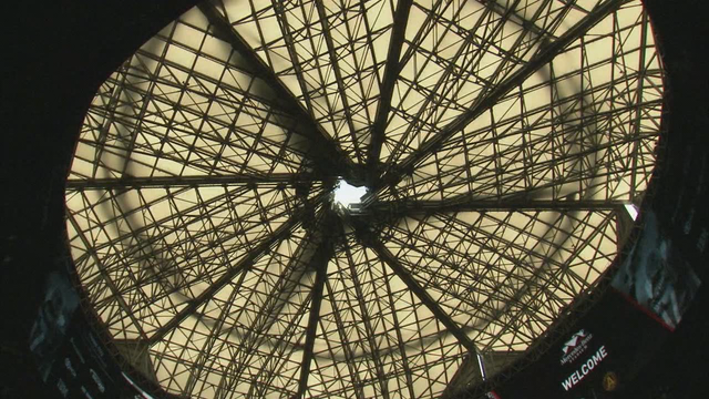 Mercedes-Benz Stadium showcases retractable roof