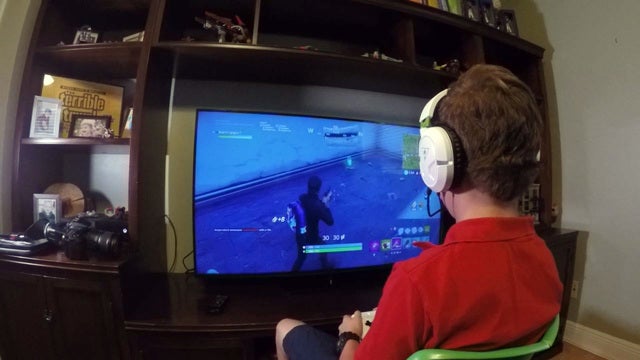 Limiting screen time for your kid? It's harder than it looks