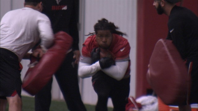 Falcons RB Devonta Freeman clears concussion protocol