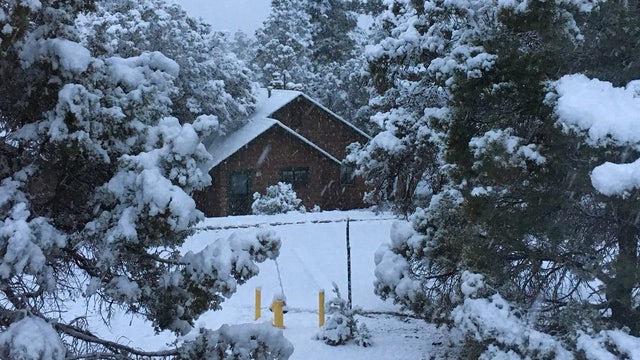 Parts of Arizona high country getting late taste of winter