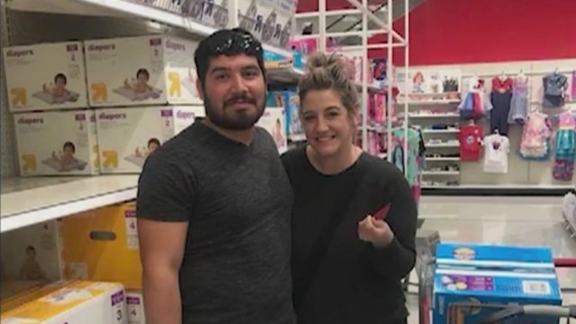 Lottery winner surprises random mom with $200 gift card on Mother's Day