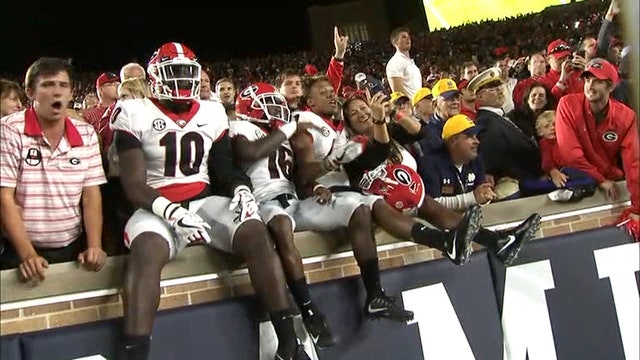 No. 15 Georgia outslugs No. 24 Notre Dame, 20-19