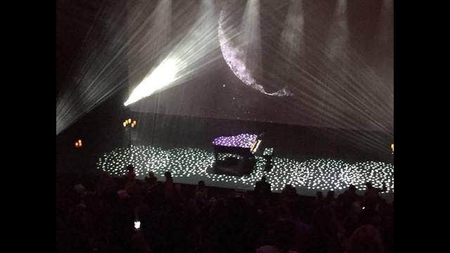 Prince's final shows: intimate, playful with a Bowie tribute