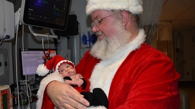 Santa visits Georgia baby born 17 weeks early