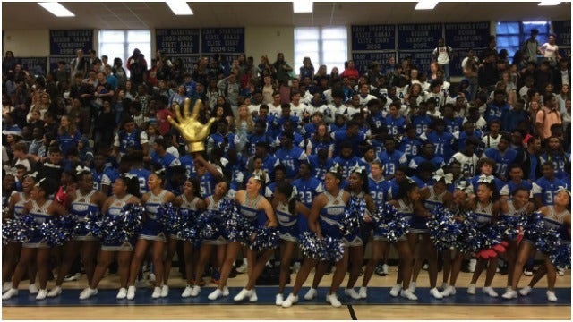 Team of the Week pep rally at Campbell HS