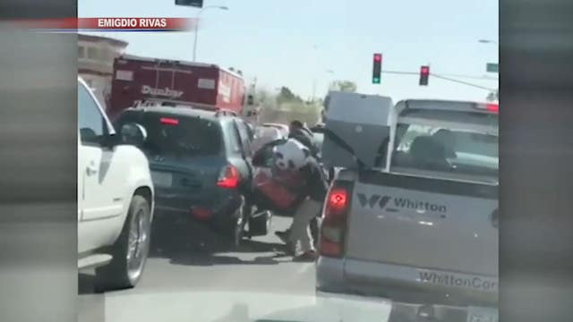 CAUGHT ON CAMERA: Suspects attempt to steal giant teddy bears from Valentine's Day vendor