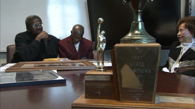 Carver celebrates anniversary of milestone basketball championship