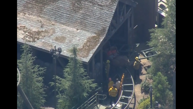 'Hippogriff Coaster' malfunctions at Universal Studios
