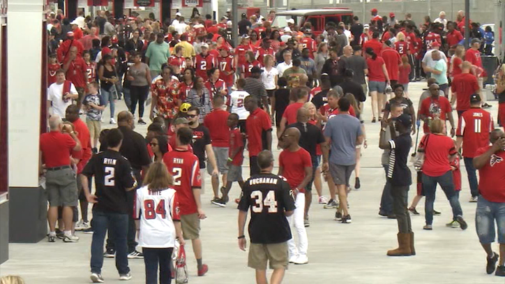 Sights And Sounds Falcons First Game At Mercedes Benz