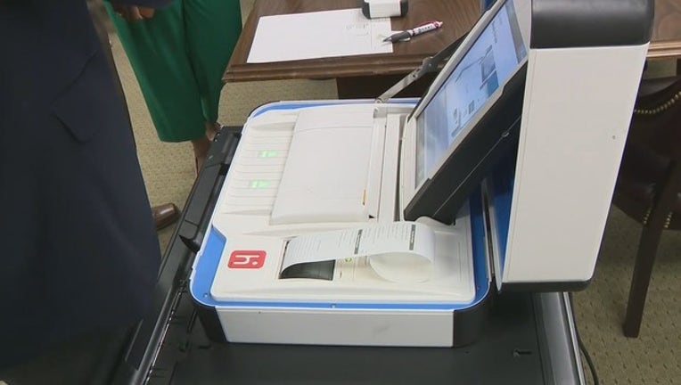 V LXR SEN COMM VOTING MACHINES 5P_00.00.10.01_1552600700205.png.jpg