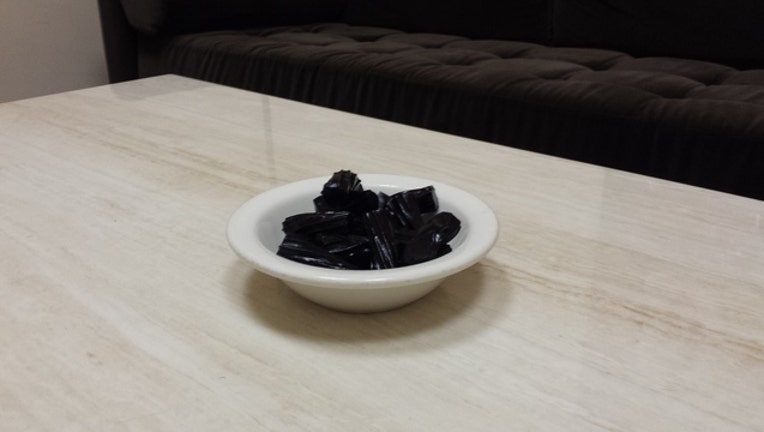 2923334c-Black licorice-404023