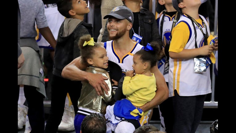 393d528e-700056191RR00246_2017_NBA_F_1539542627935-405538