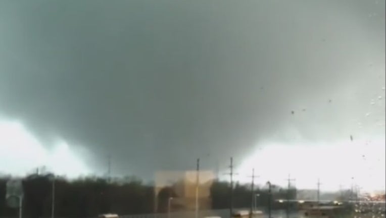 tornado la_1486493951410.jpg