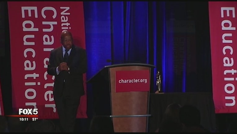 Congressman_John_Lewis_on_MLK_Tower_at_S_0_20151018022511