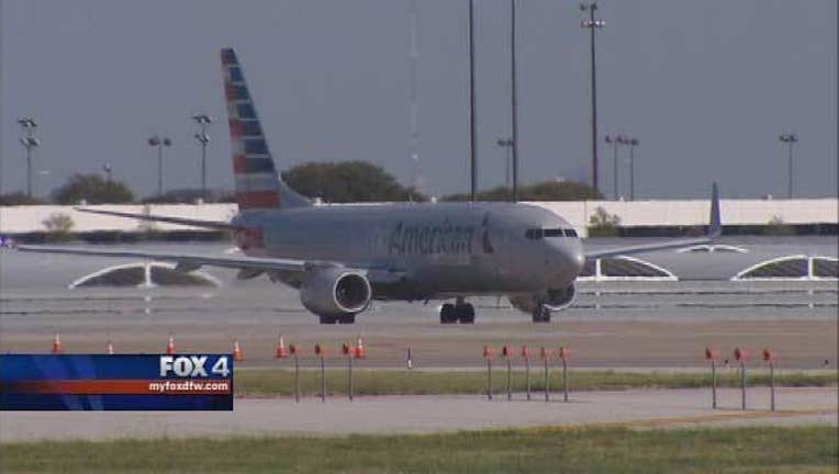 34815140-American Airlines, DFW Airport-409650