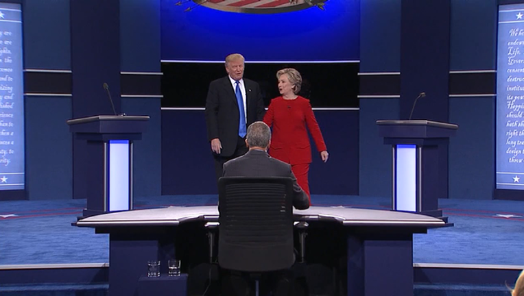 debate clean for digital3 092616_13.mpg_22.39.09.09_1474944214269.png