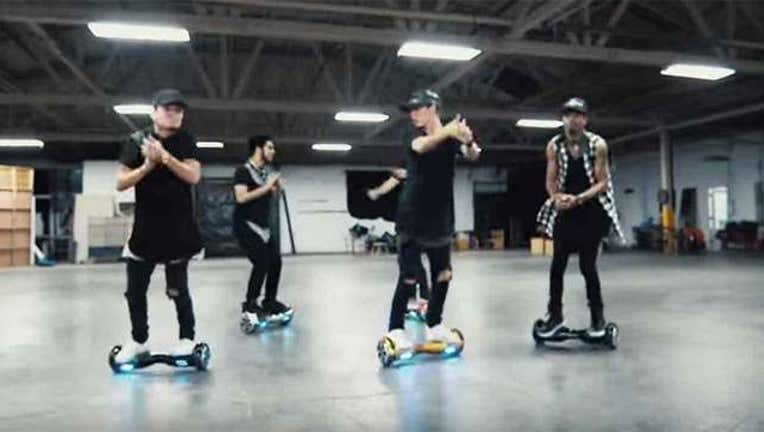 Teens Recreate Bieber Dance on Hoverboards-402970