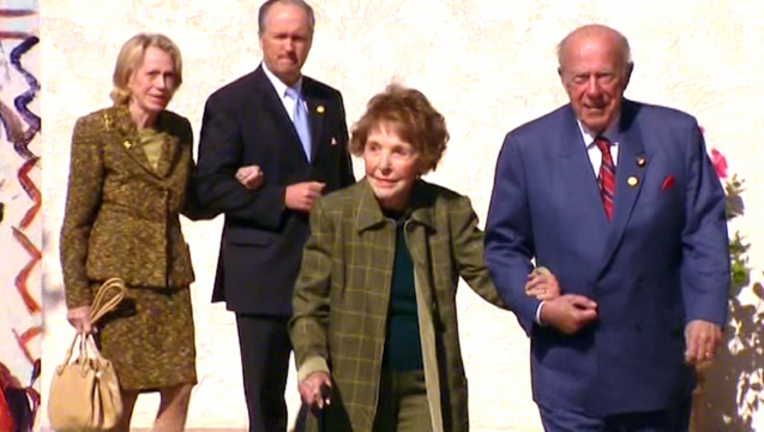 COLD OPEN A NANCY REAGAN _00.00.33.09_1457384597096.png