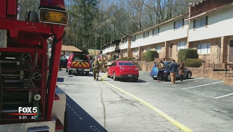 f5c42984-Fatal_apartment_fire_0_20170315224534