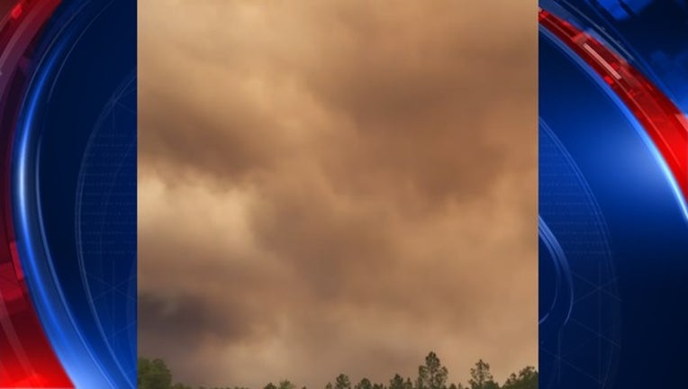 796afca0-Fire forces evacuations in southern Georgia_1494111721336.jpg