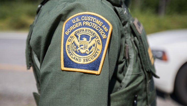 a00e4dac-GETTY Border patrol agent_1544047284747.jpg-407693.jpg