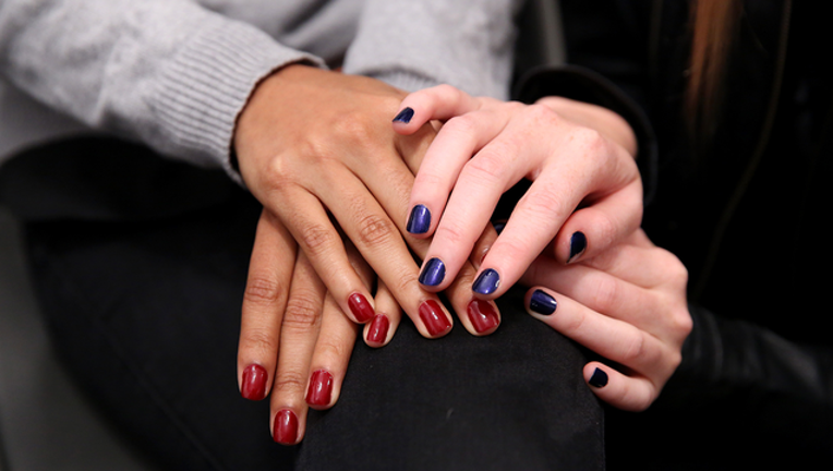 44233c41-GETTY_nails_010119_1546353227335-402429.png