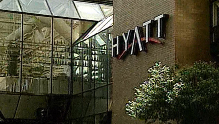 HYATT HACK 530AM_WAGA909d_146.mxf_00.00.00.20_1452854115007.png