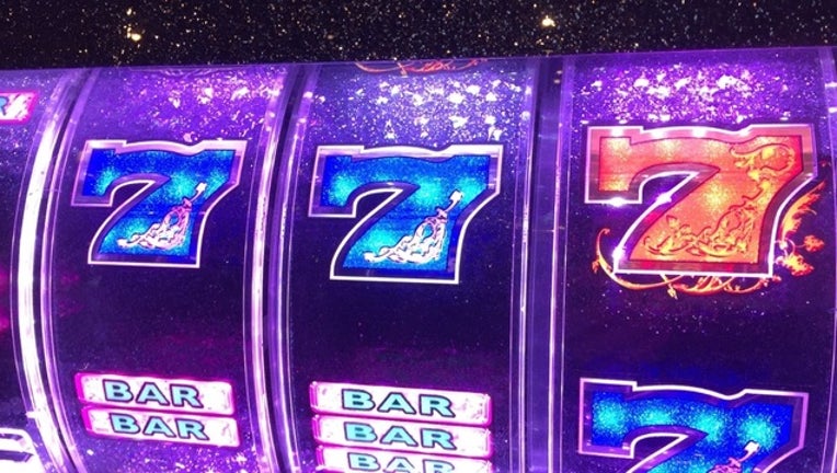 3bfde702-Slot Machine Casino Gambling