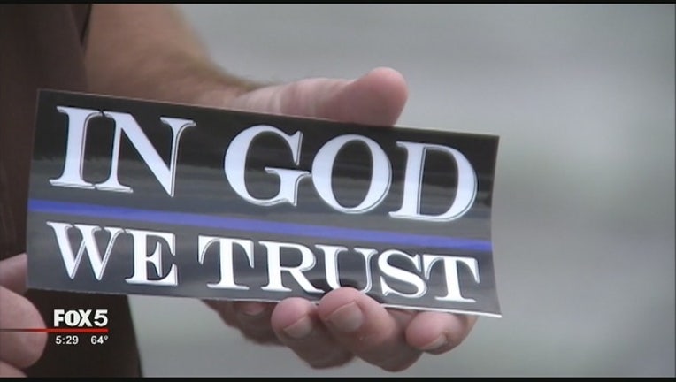 In_God_We_Trust_Stickers_0_20151201223852