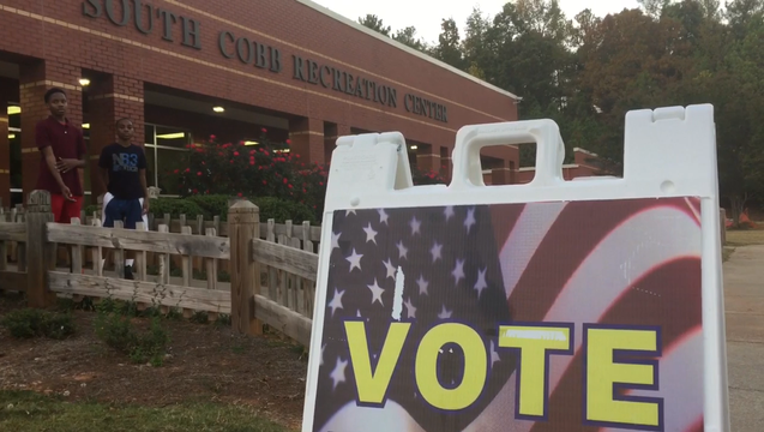 Last day early voting lines SCobb Rec Center_WAGAaf06_189.mov_00.00.00.14_1478303132842.png
