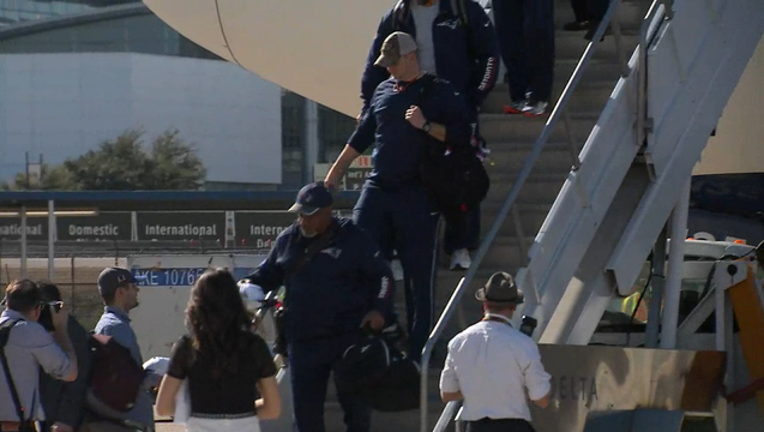 NFL_PATRIOTS_ARRIVE_IN_HOUSTON__VO_NAT___0130170024.mp4_00.00.32.08_1485814264669.png