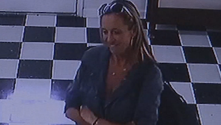 P CAR STOLEN FROM DEALERSHIP 5P _00.01.07.26_1495586648435.png